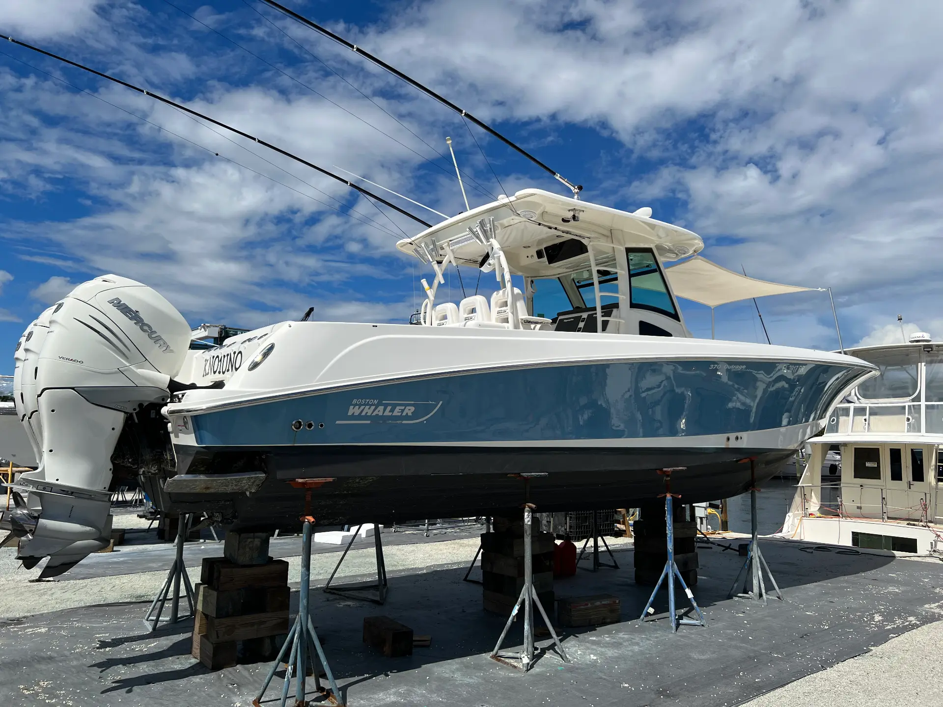 2016 Boston Whaler Boston Whaler 370 Outrage for sale thumbnail 5