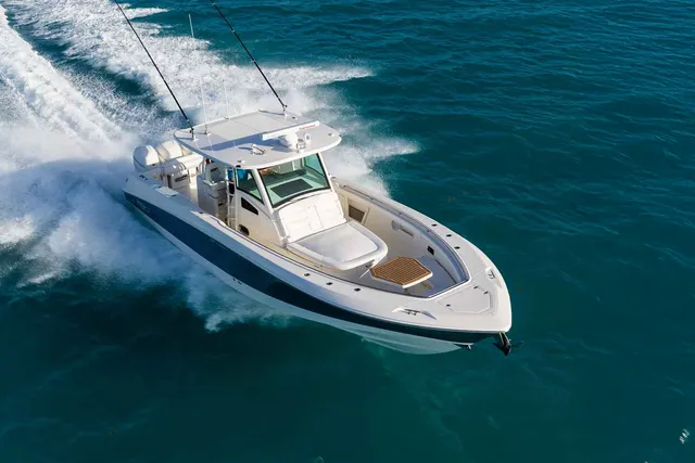 2016 Boston Whaler Boston Whaler 370 Outrage